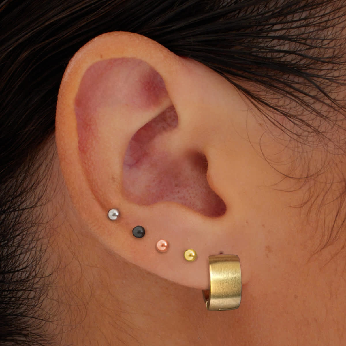 Essential Beauty & Piercing: 4 Metal Options!