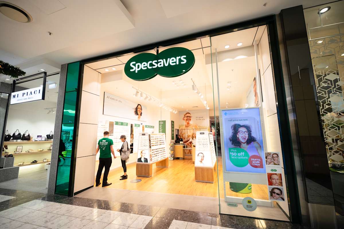 Specsavers storefront image