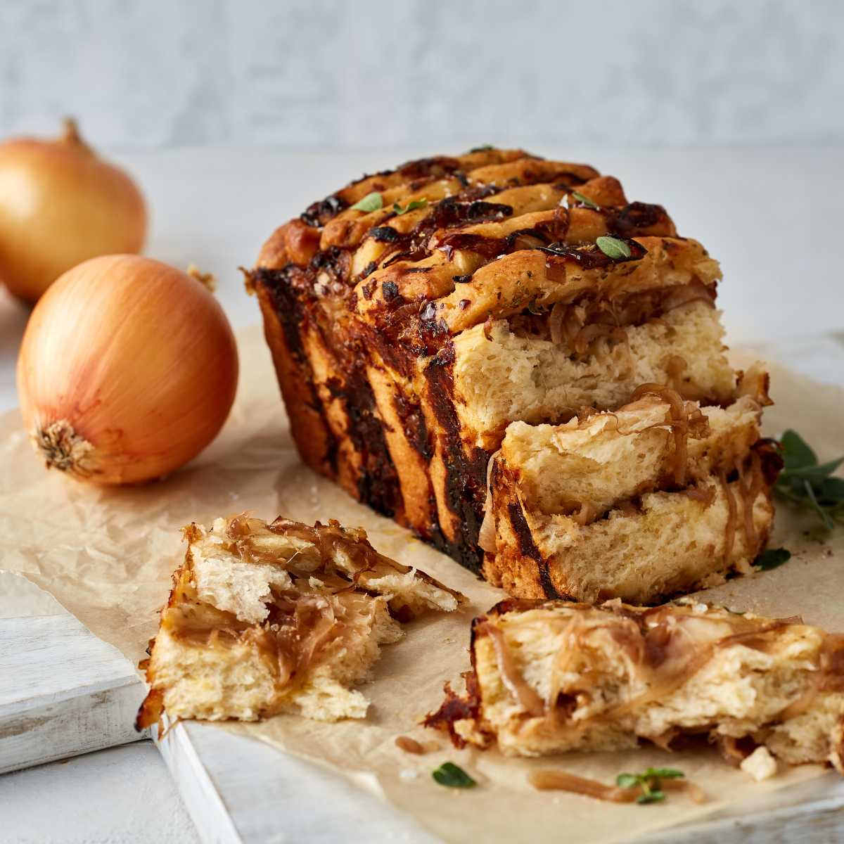 cheesy onion pull apart