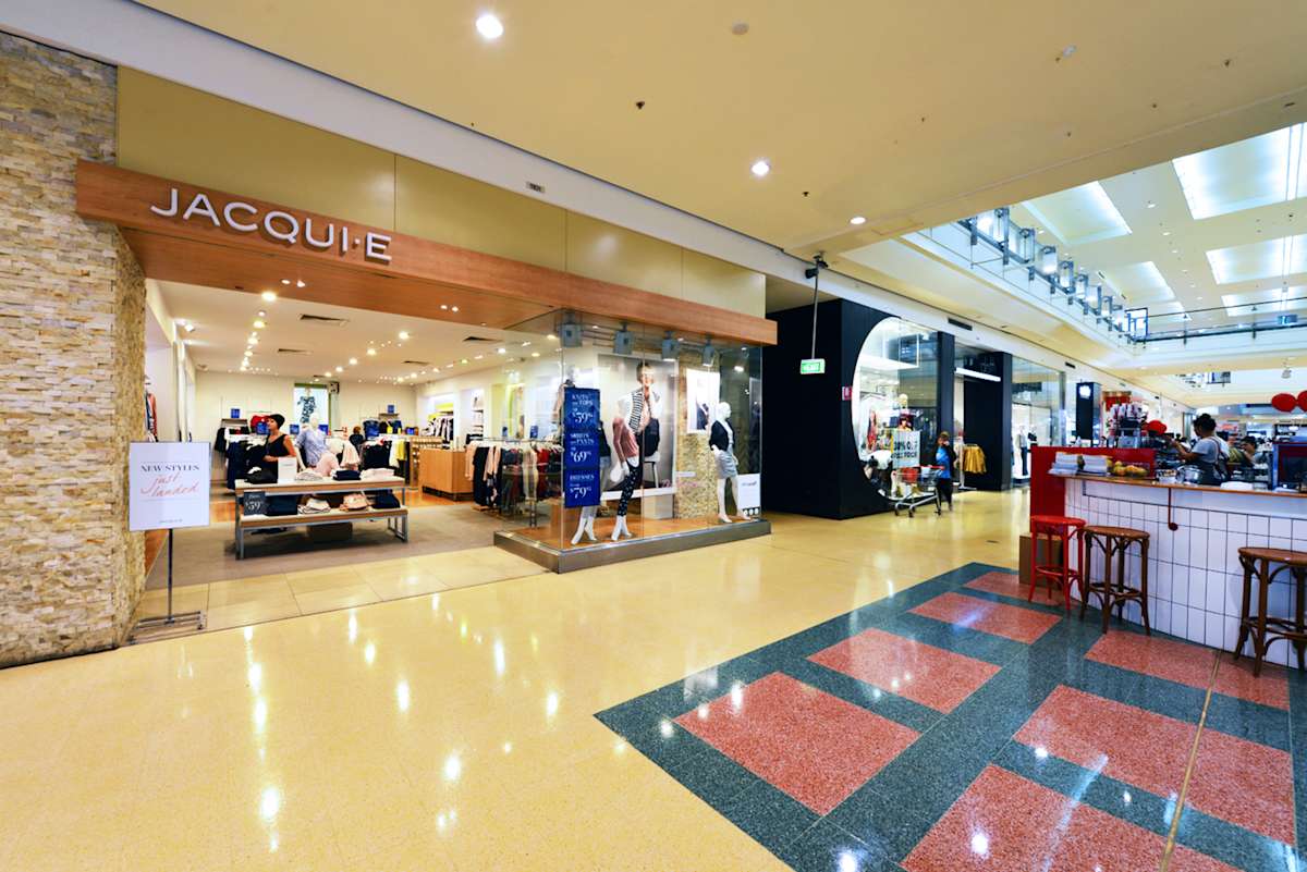 Jacqui E storefront image