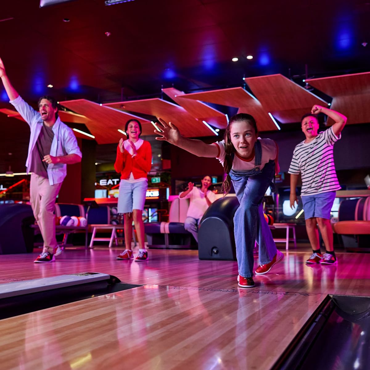Timezone and Zone Bowling : 🎳 National Bowling Day