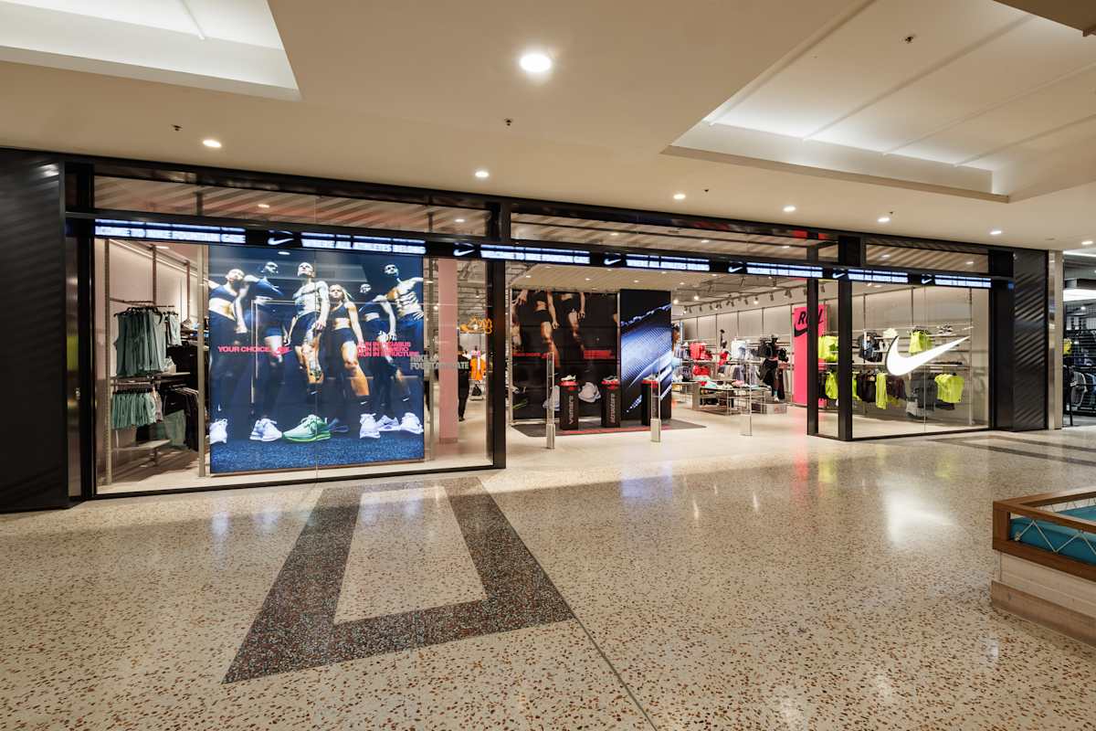 nike premium outlet near me