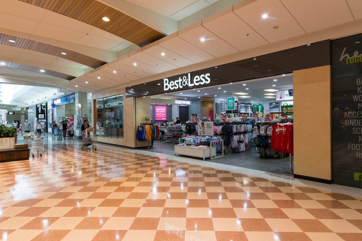 Best & Less storefront image