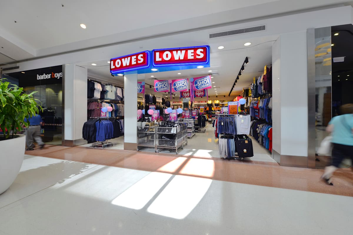 Lowes storefront image