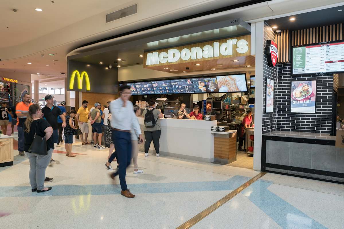 McDonald's storefront image