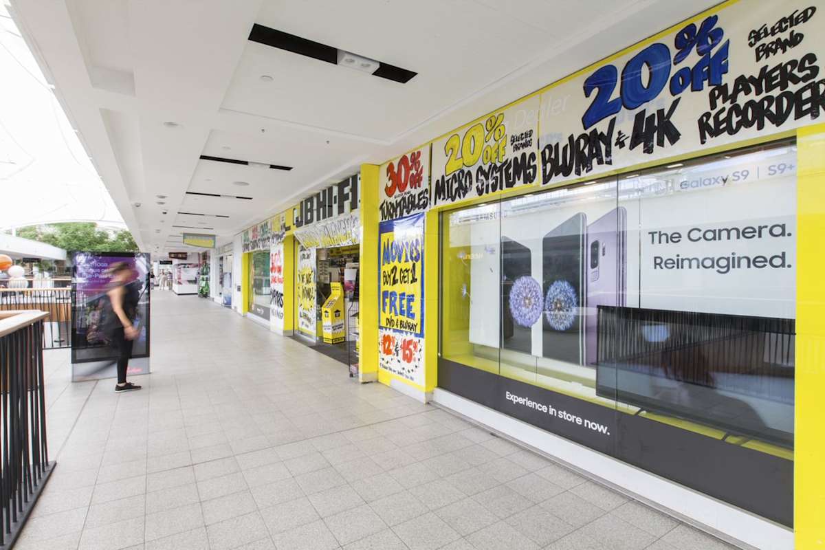 JB Hi-Fi storefront image
