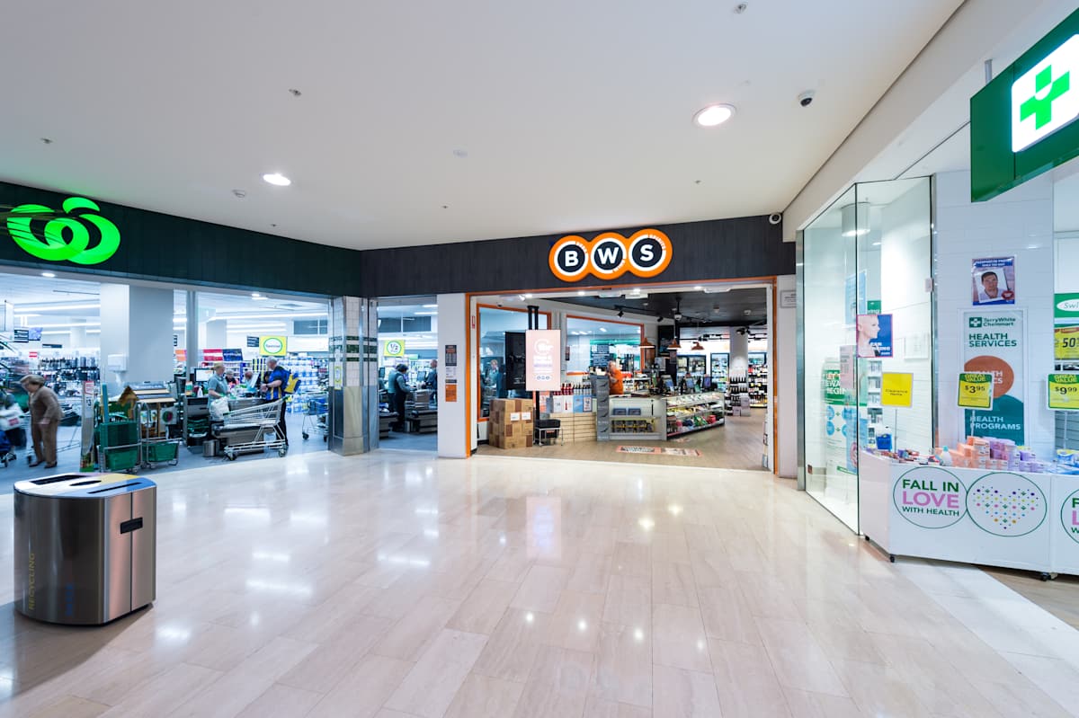 BWS storefront image