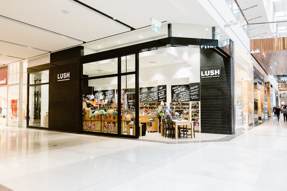Lush Fresh Handmade Cosmetics storefront image