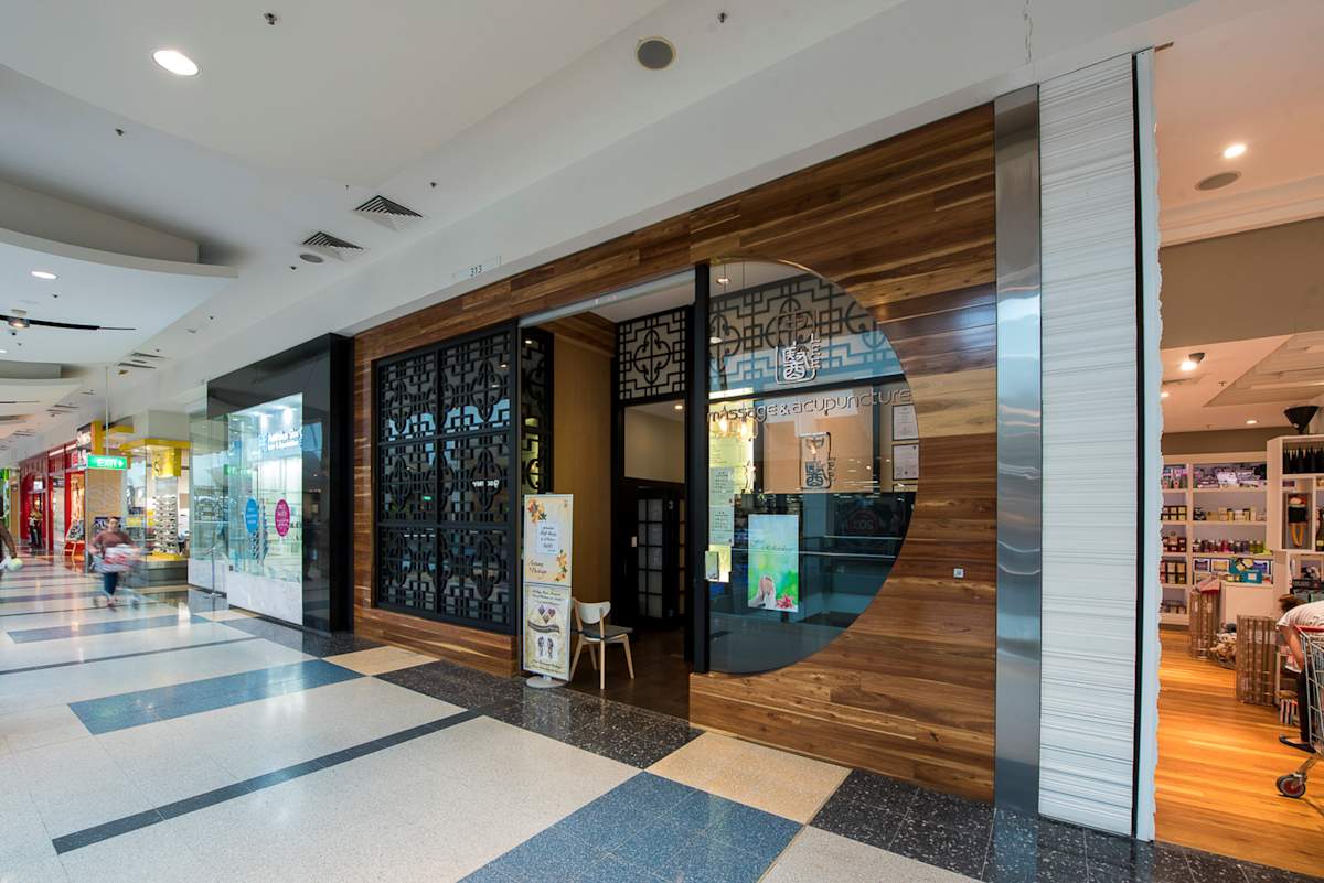 Lee Massage & Acupuncture storefront image