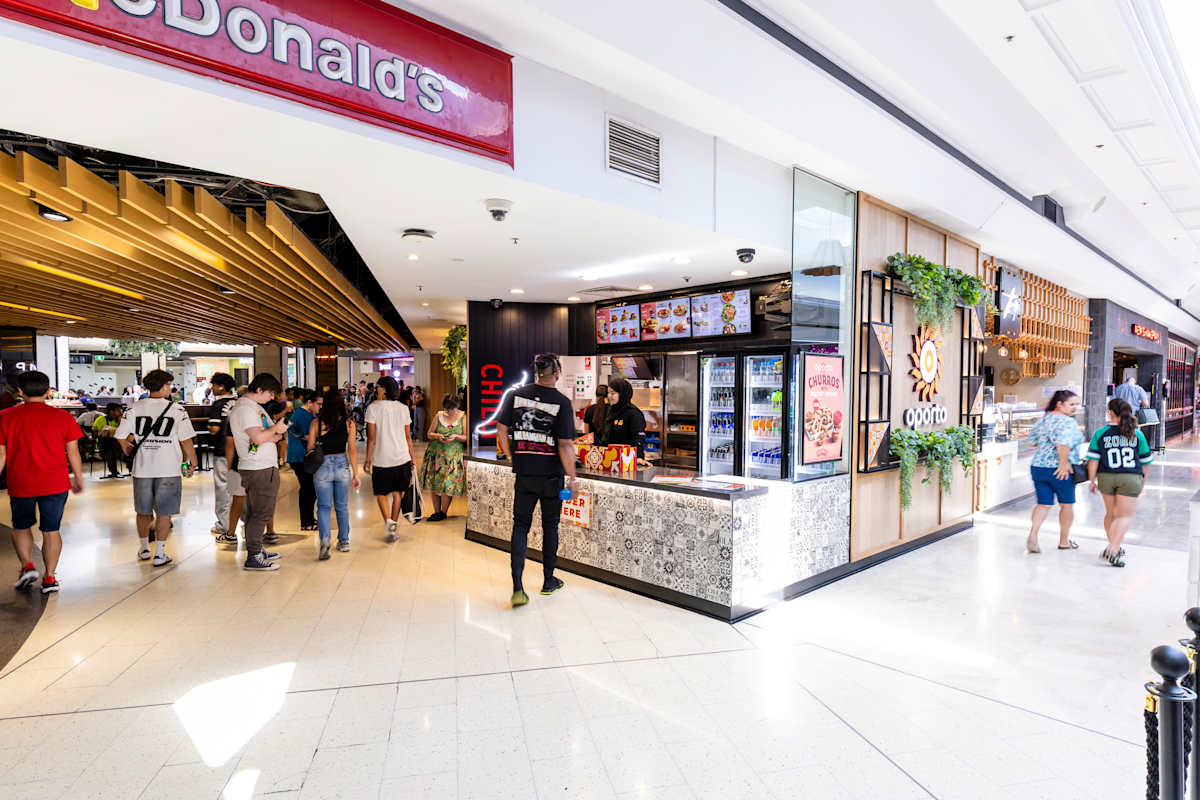 Oporto storefront image