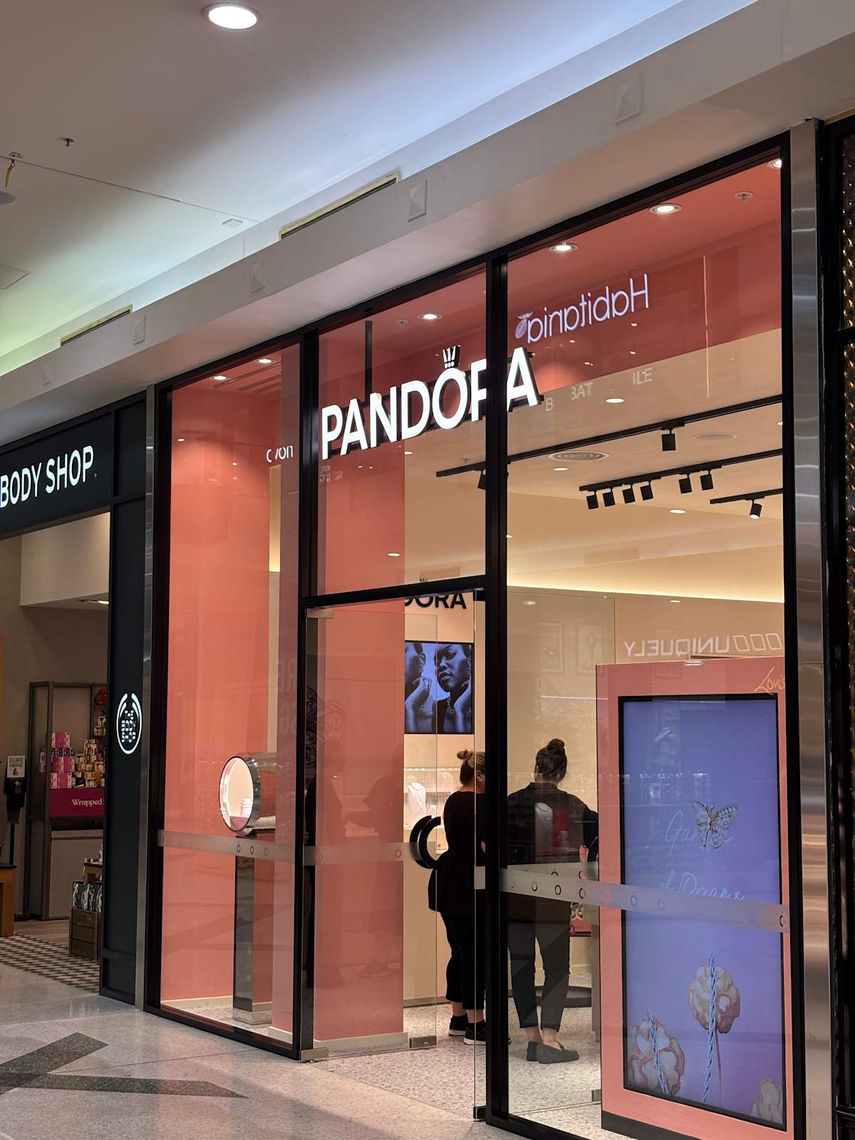 Pandora storefront image