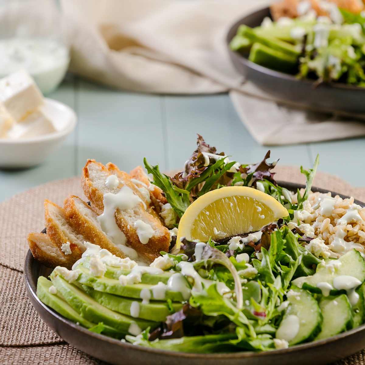 Shingle Inn: Crispy Chicken, Feta & Avo Salad