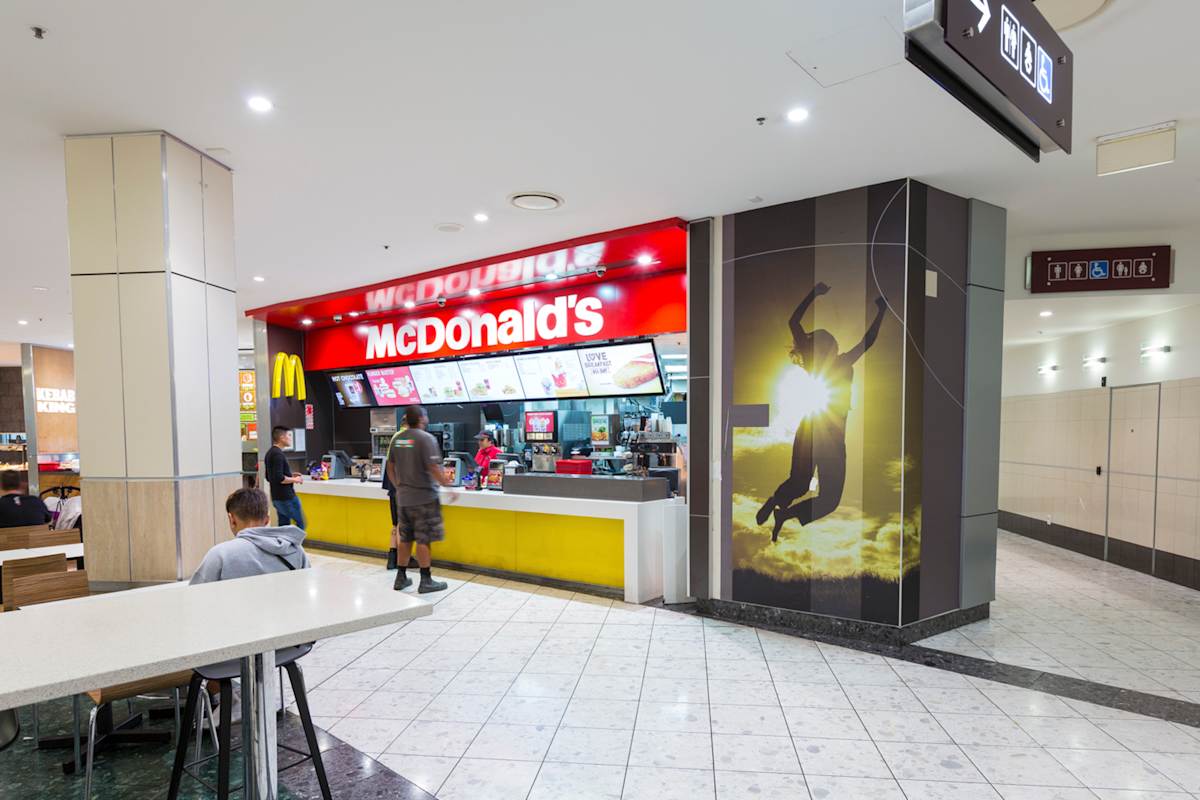 McDonald's storefront image