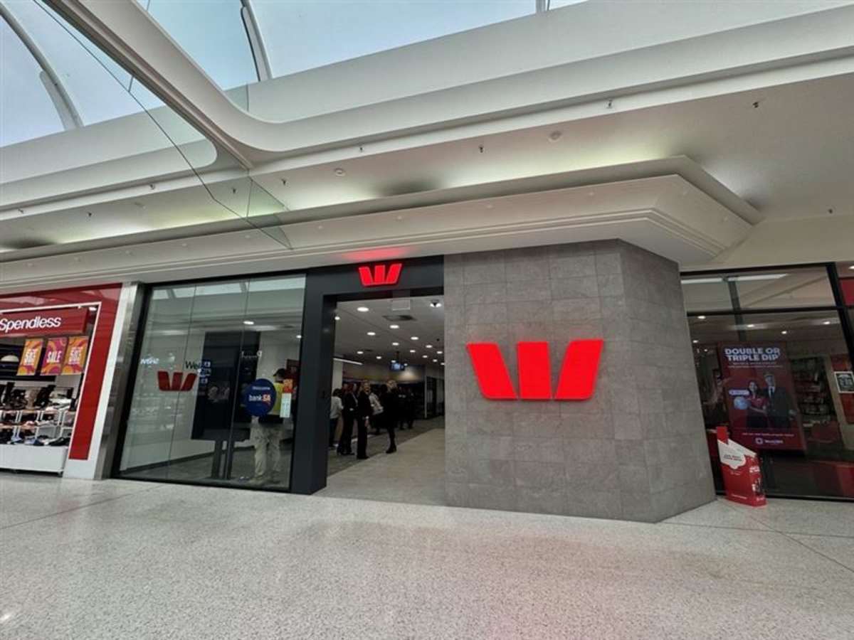 Westpac & BankSA storefront image