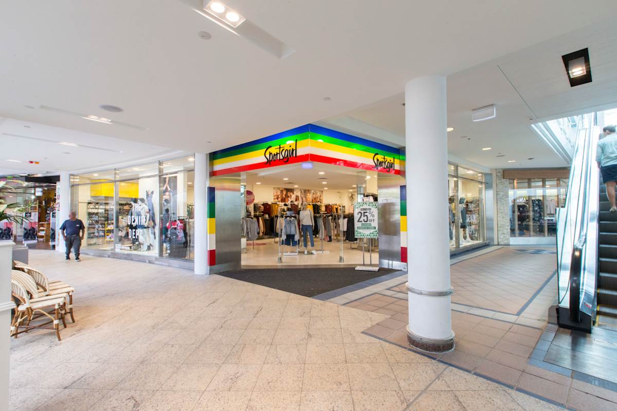 Sportsgirl storefront image