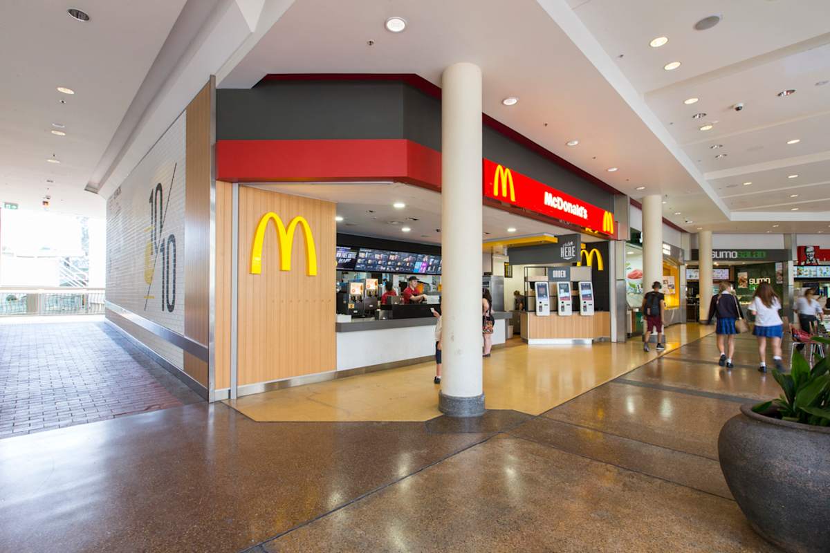 McDonald's storefront image