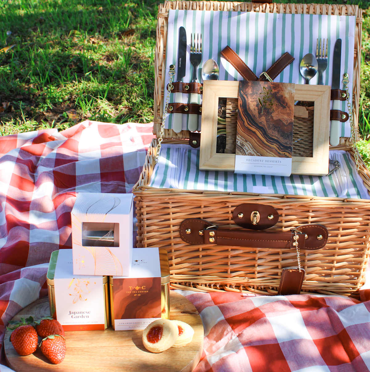 The Tea Centre: Don't Miss October's Giveaway!