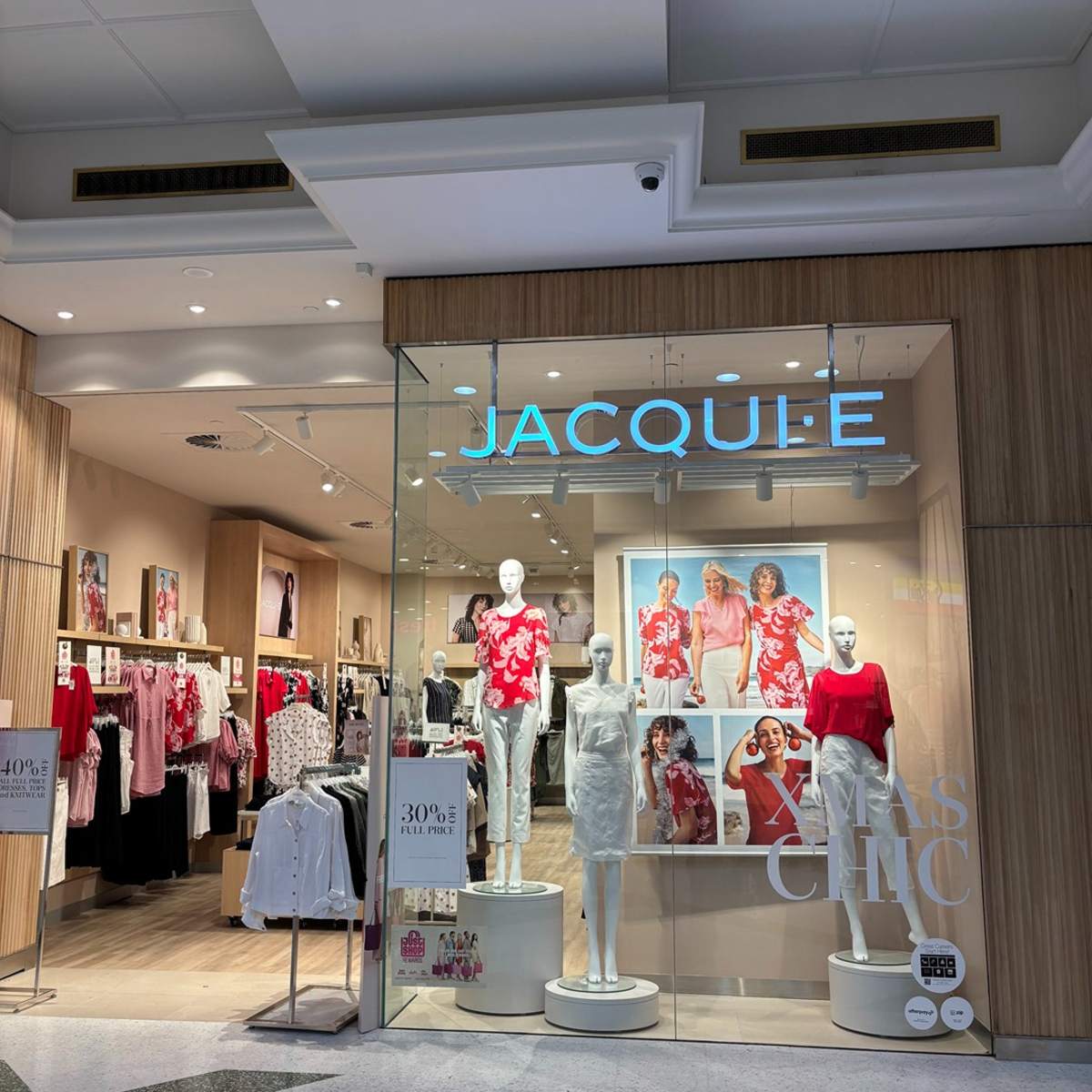 Jacqui E storefront image