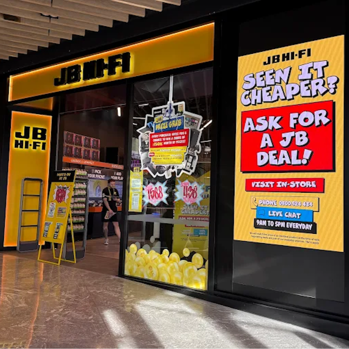 JB Hi-Fi: Newmarket Grand Opening
