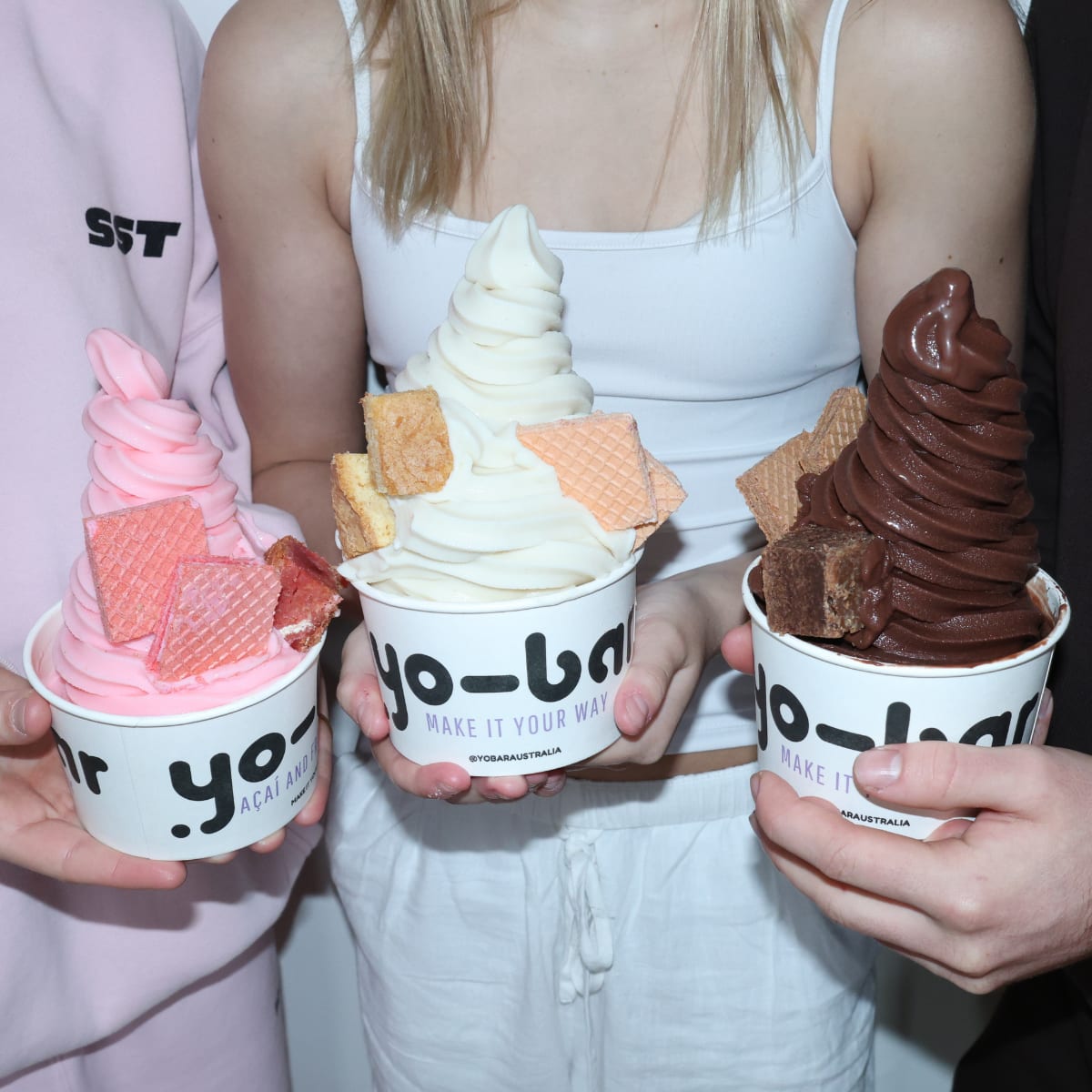 Yo-Bar: NEW Neapolitan Cookie Cake & Wafer Toppings