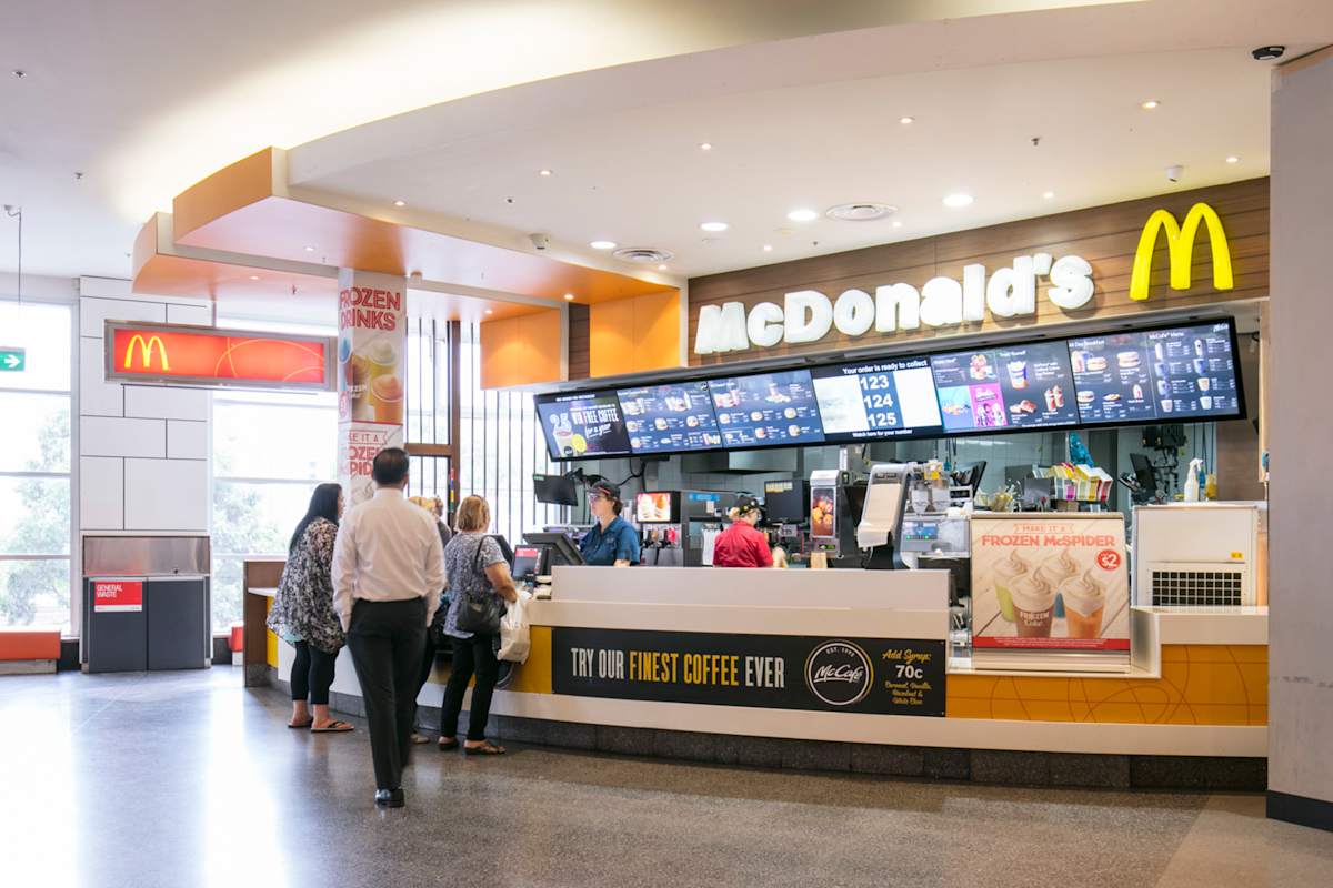 McDonald's storefront image