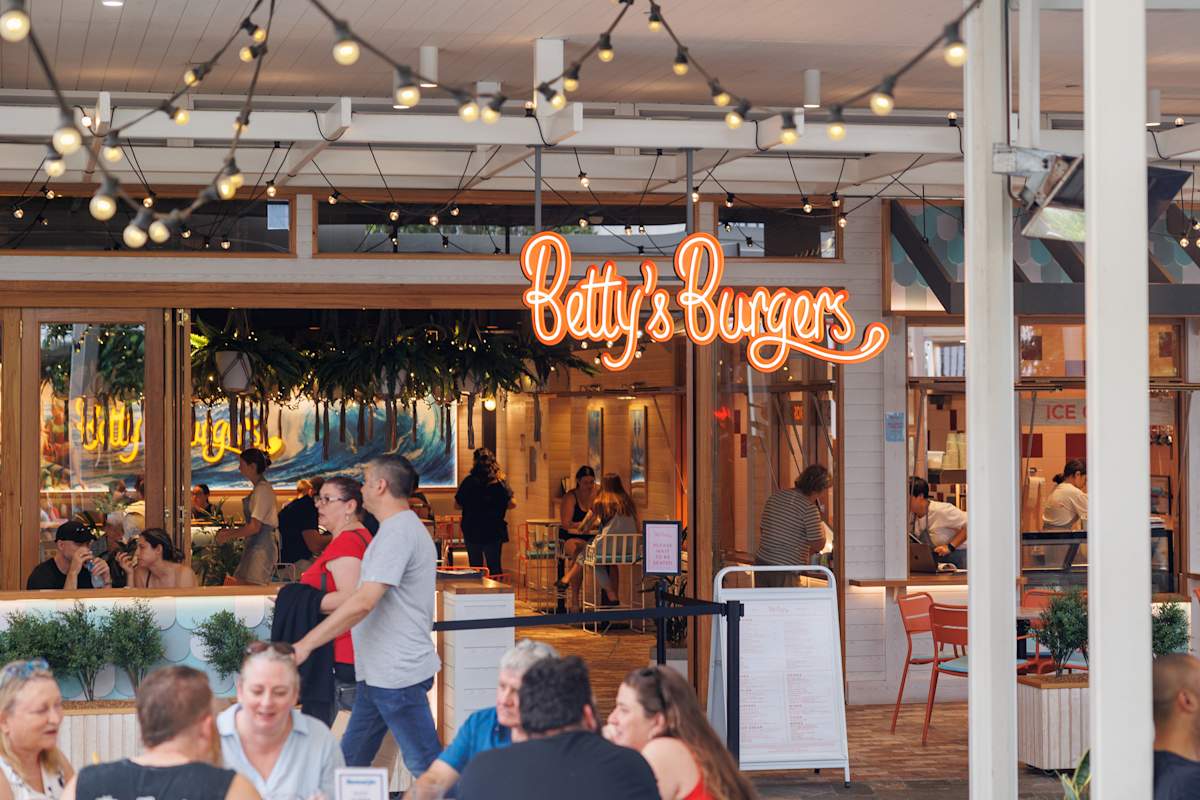 Whitford City_Bettys Burgers_Dining_Venue_2023