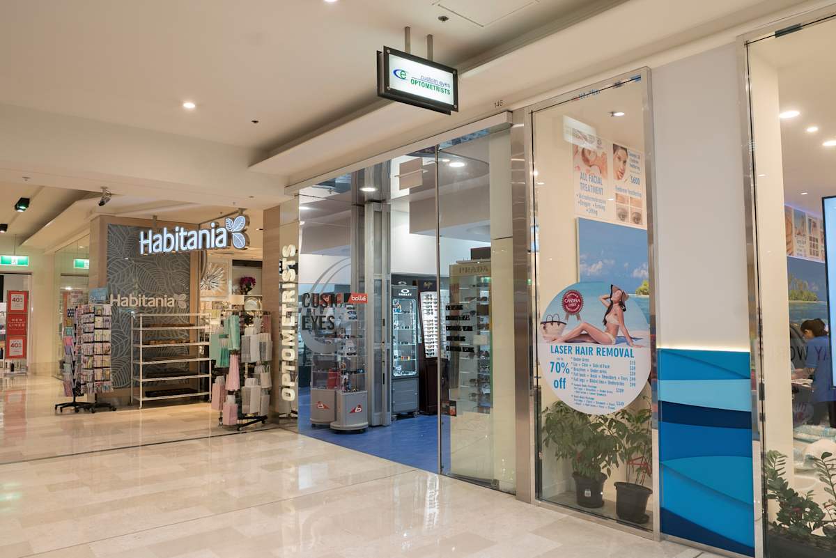 Custom Eyes storefront image