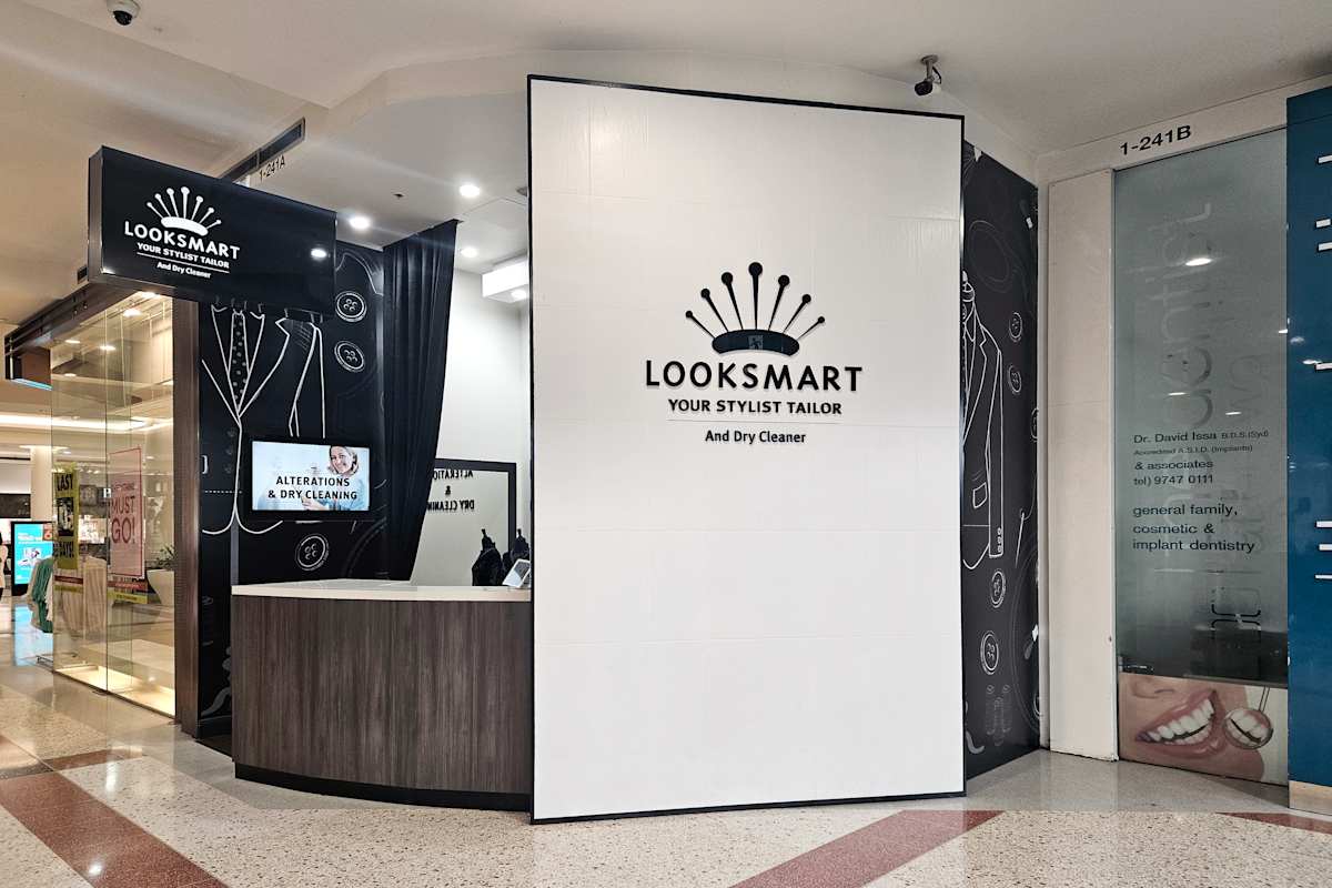 LookSmart Alterations storefront image