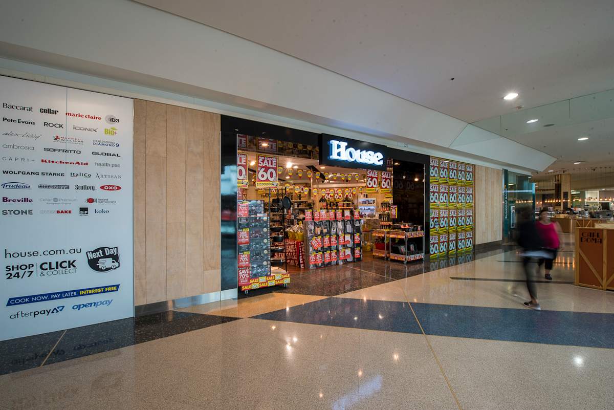 House storefront image