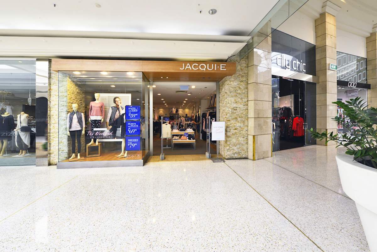 Jacqui E storefront image