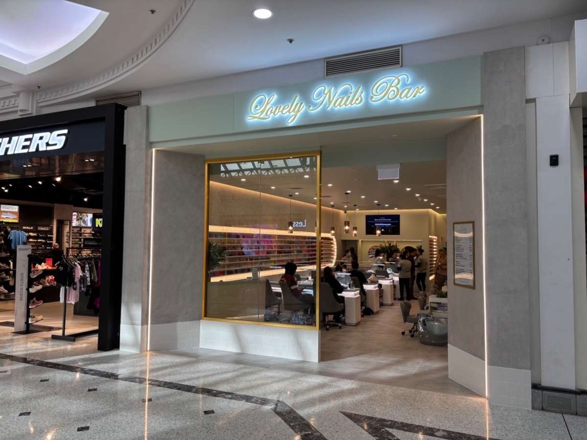 Lovely Nails Bar storefront image