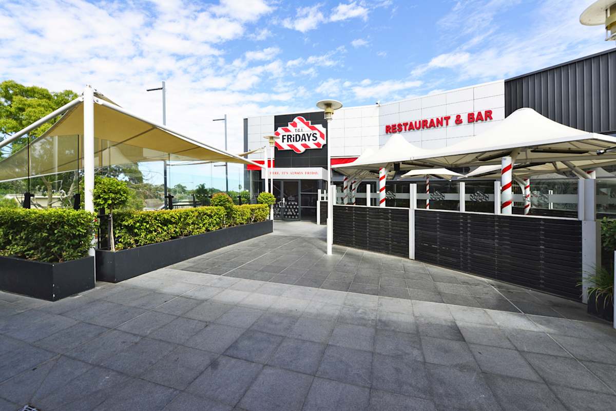 TGI Fridays storefront image