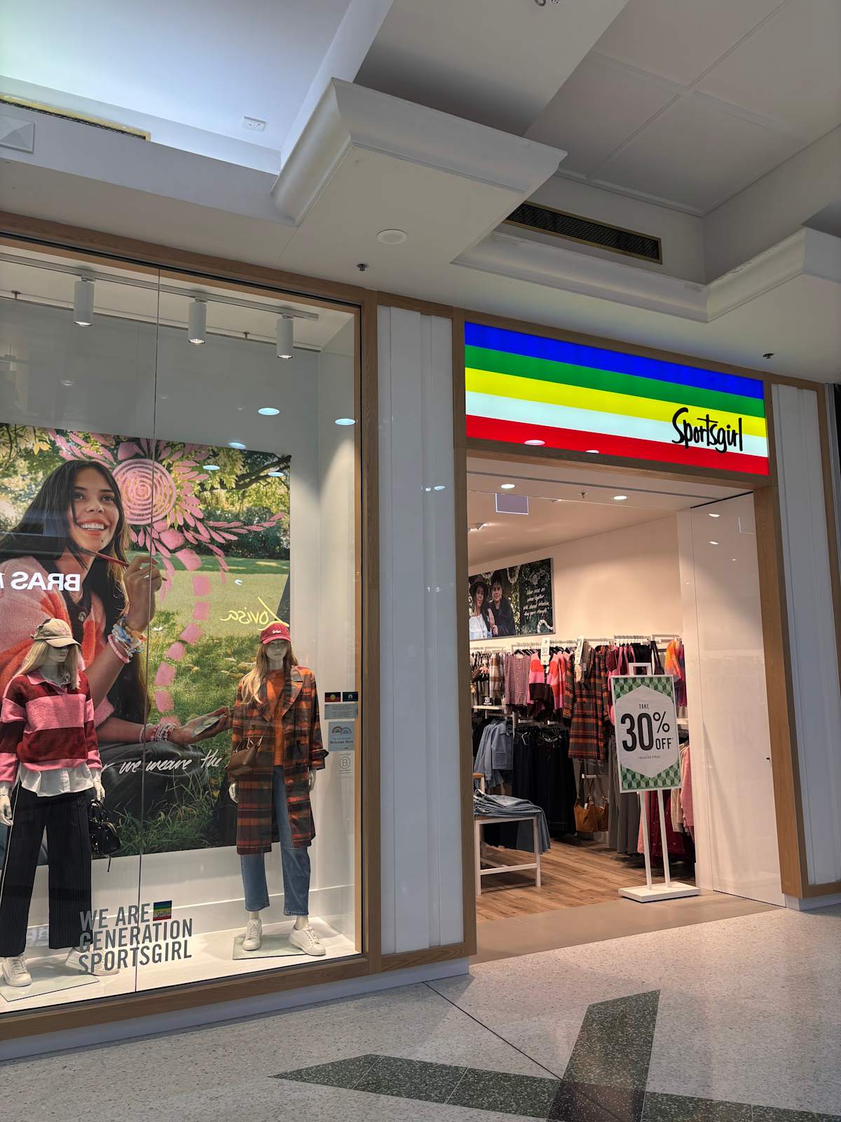 Sportsgirl storefront image