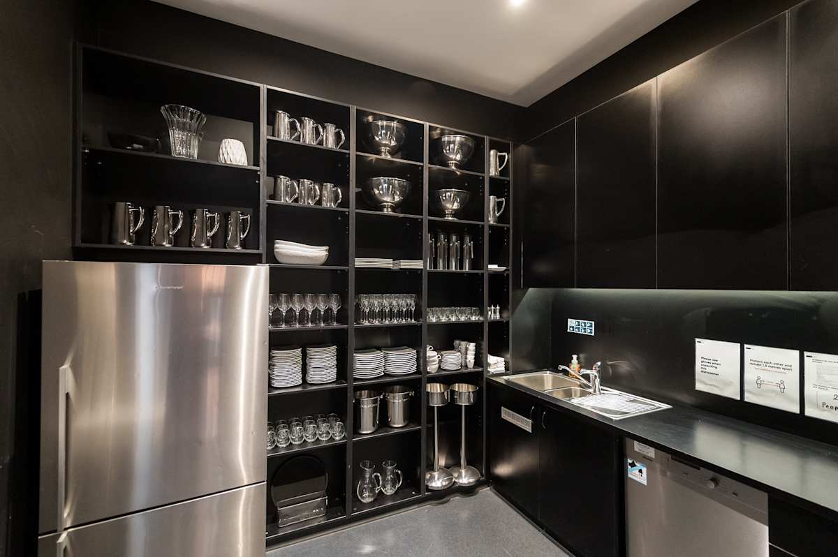 sydney suite - kitchen