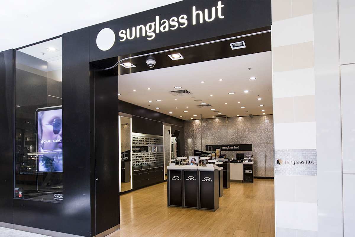 Sunglass Hut storefront image