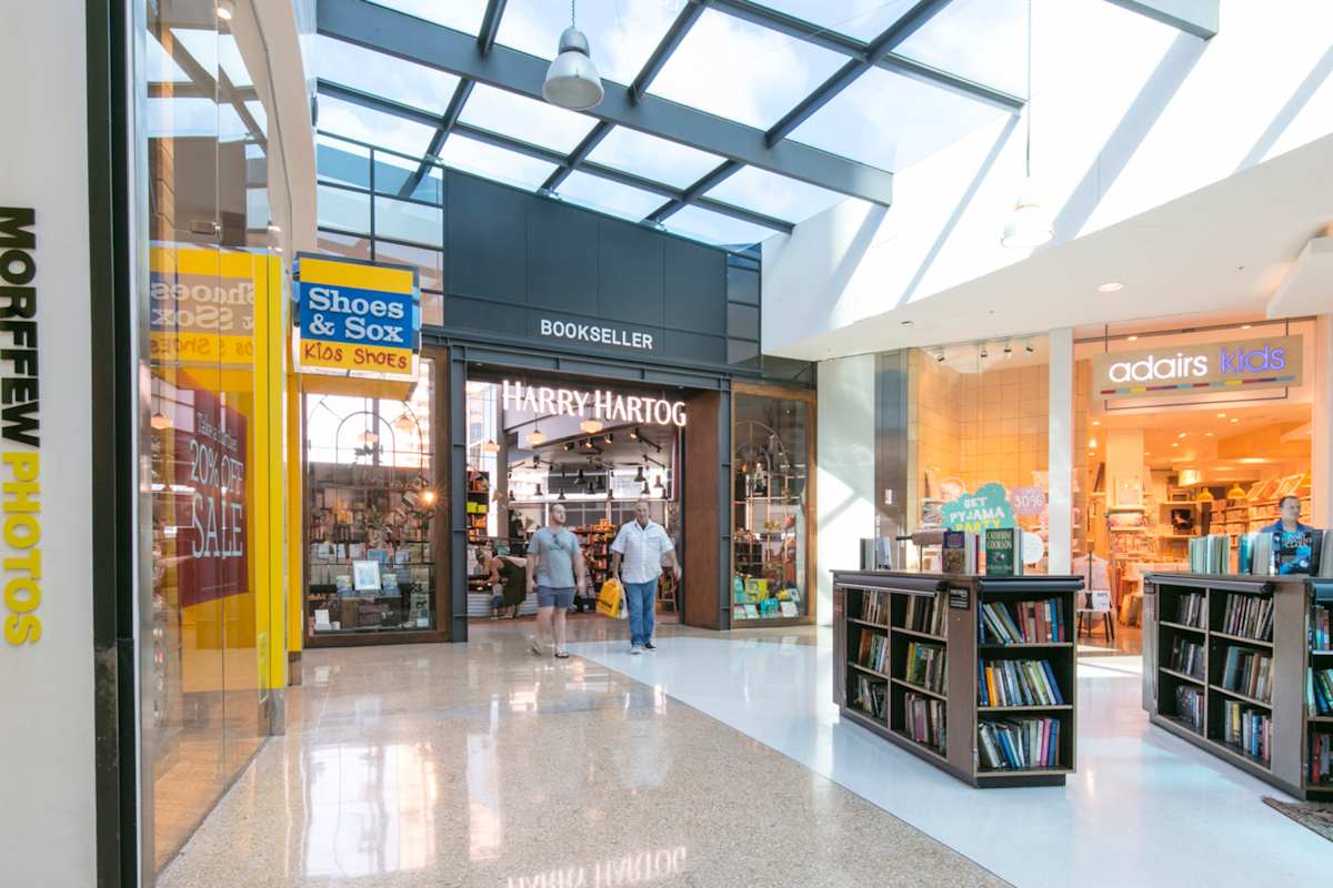 Harry Hartog Bookseller storefront image