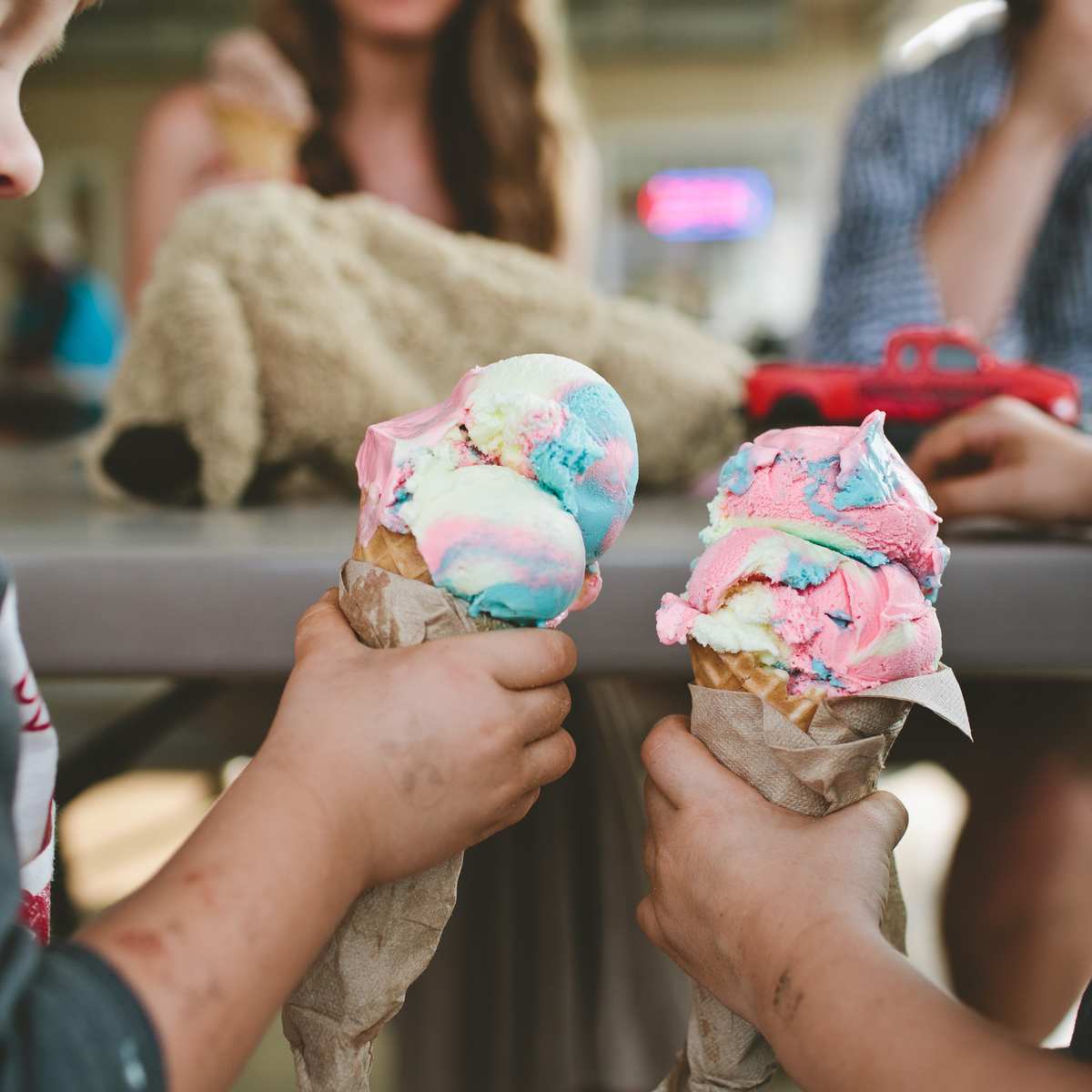 Instagram-Twins With Ice Cream