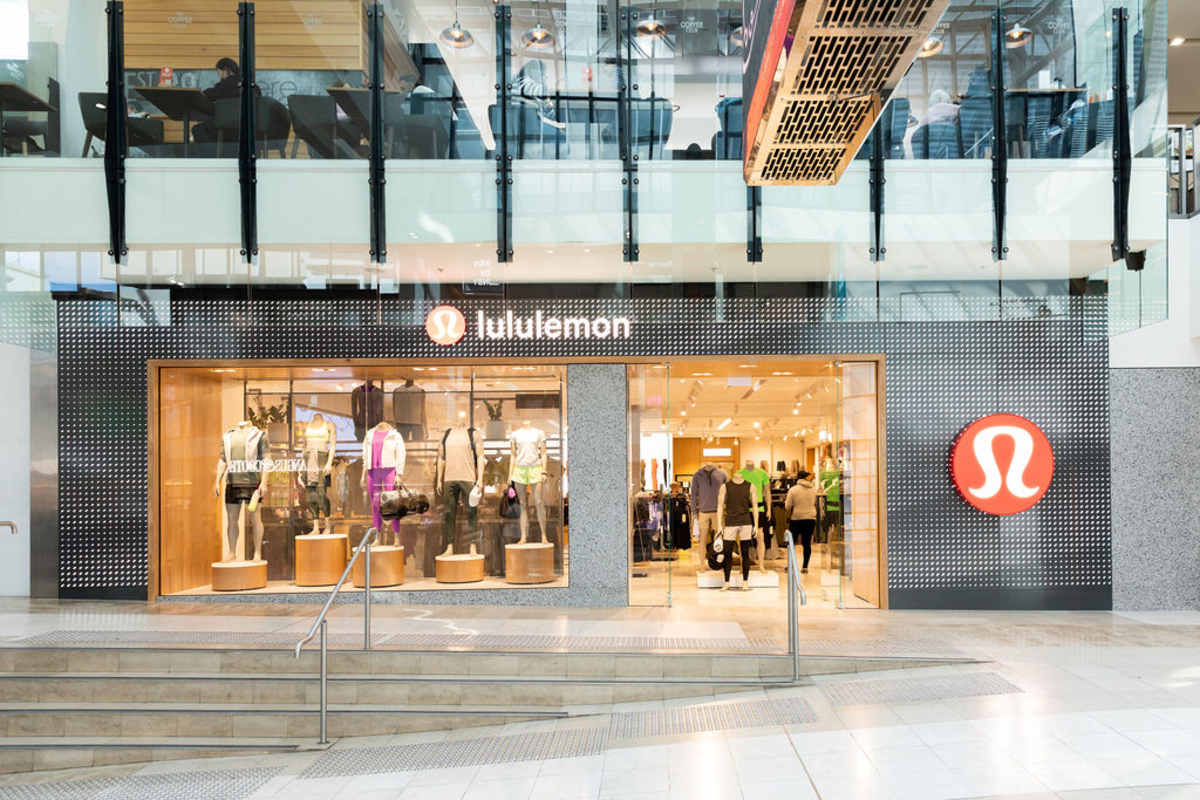 lululemon storefront image