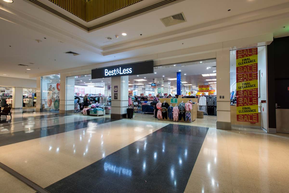 Best & Less storefront image