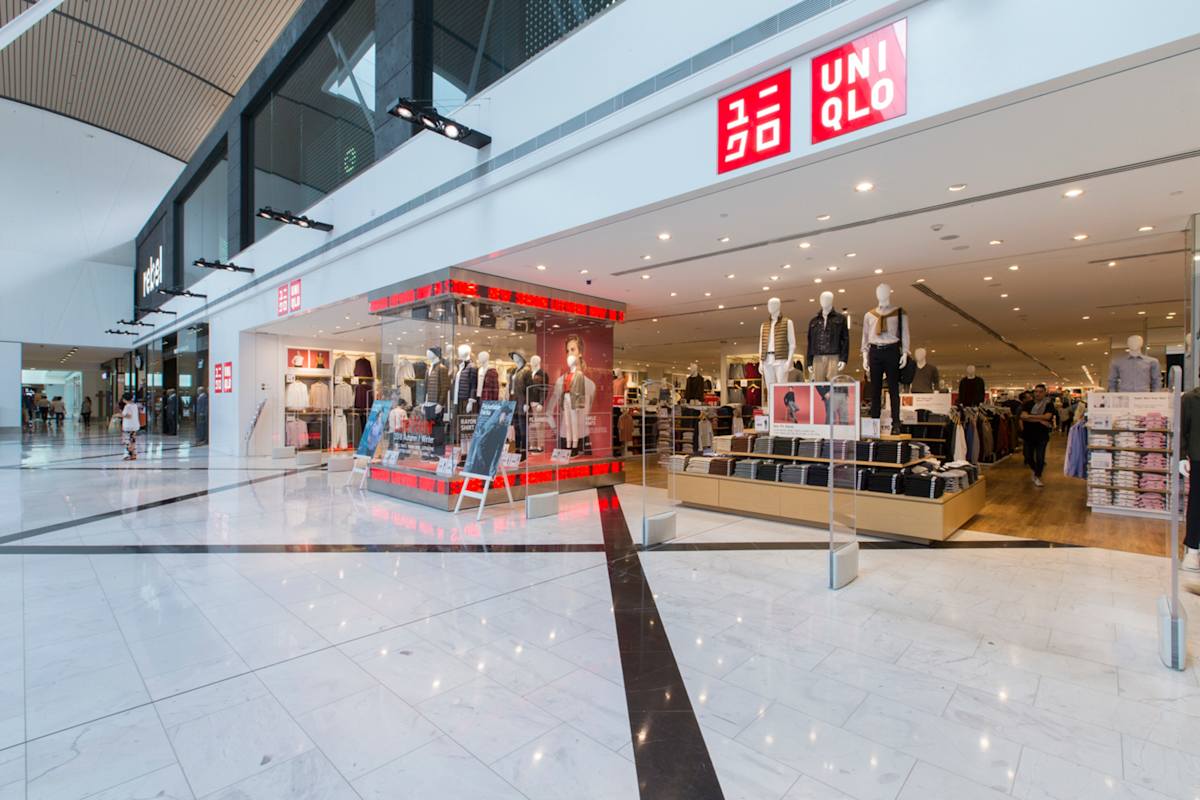 UNIQLO storefront image