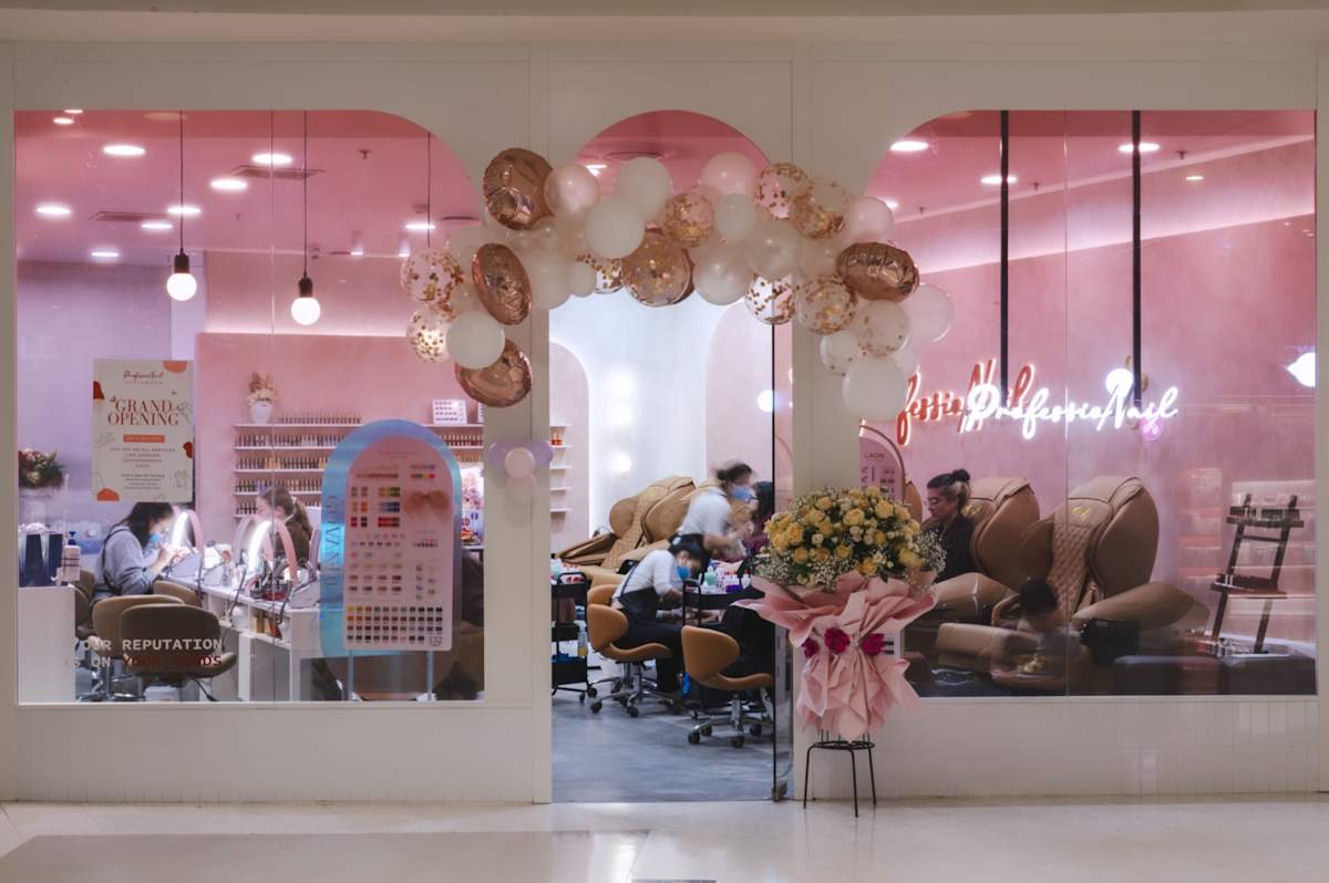 ProfessioNAIL storefront image