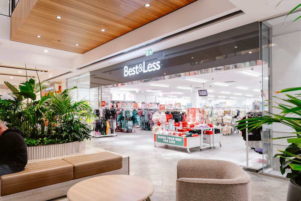 Best & Less storefront image
