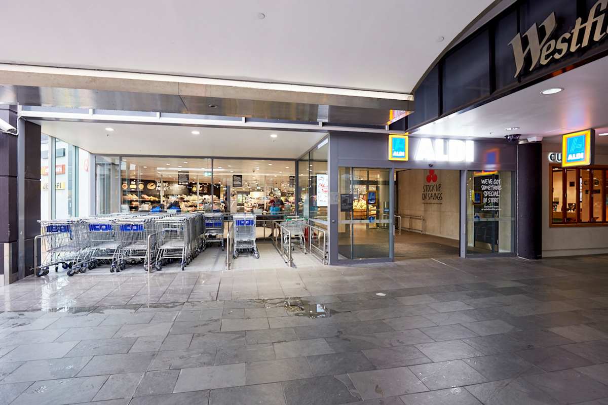 ALDI storefront image