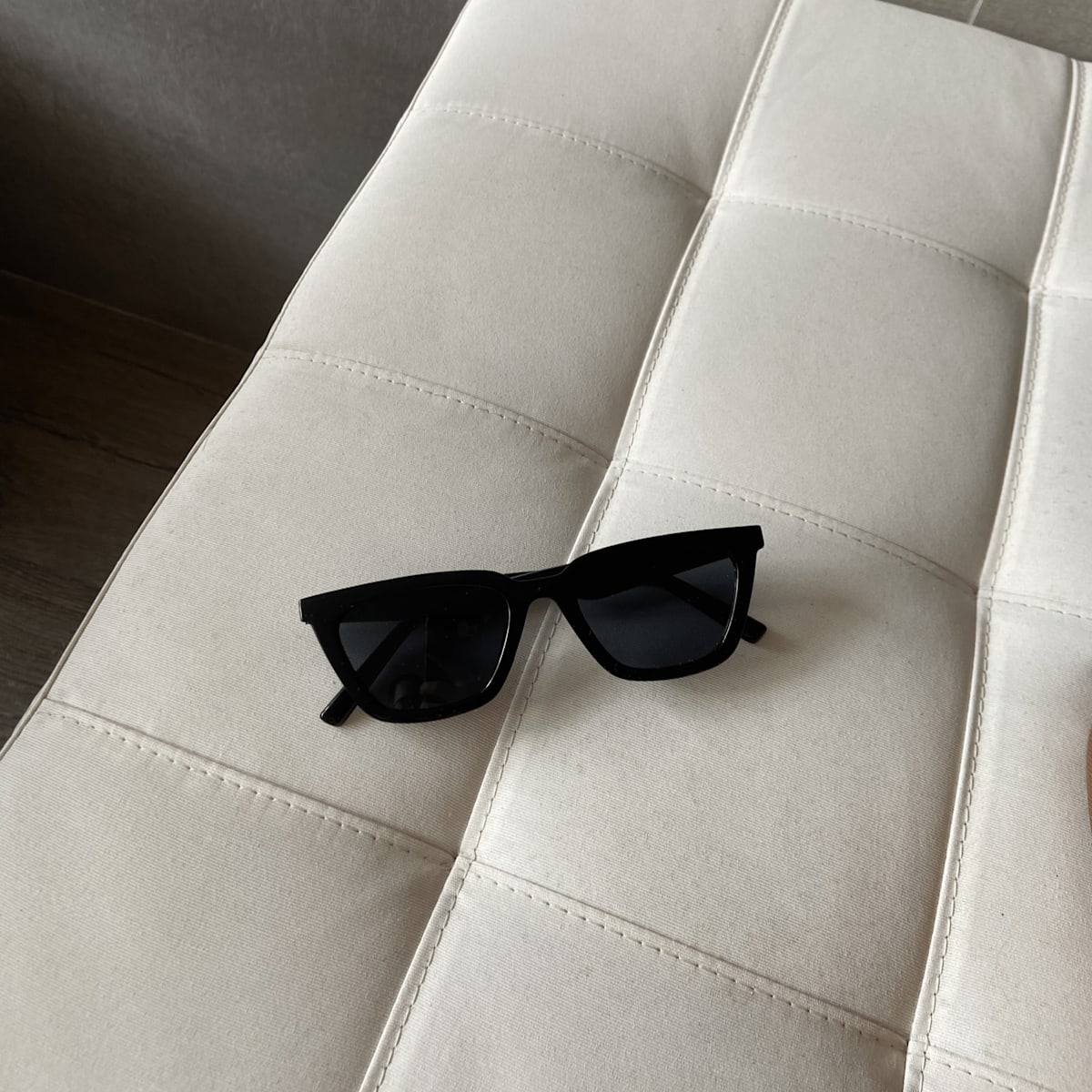scorpio gift guide sunglasses