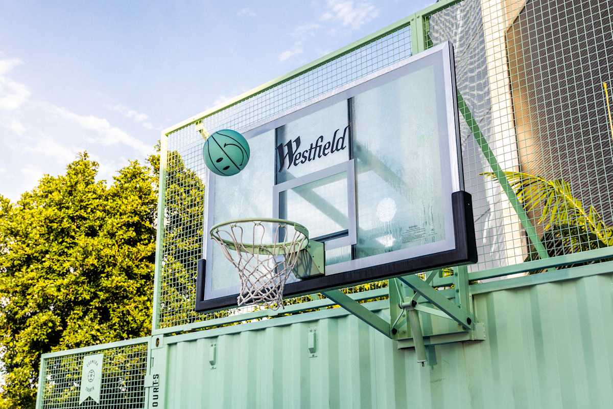 Basketball court hoop - Coomera