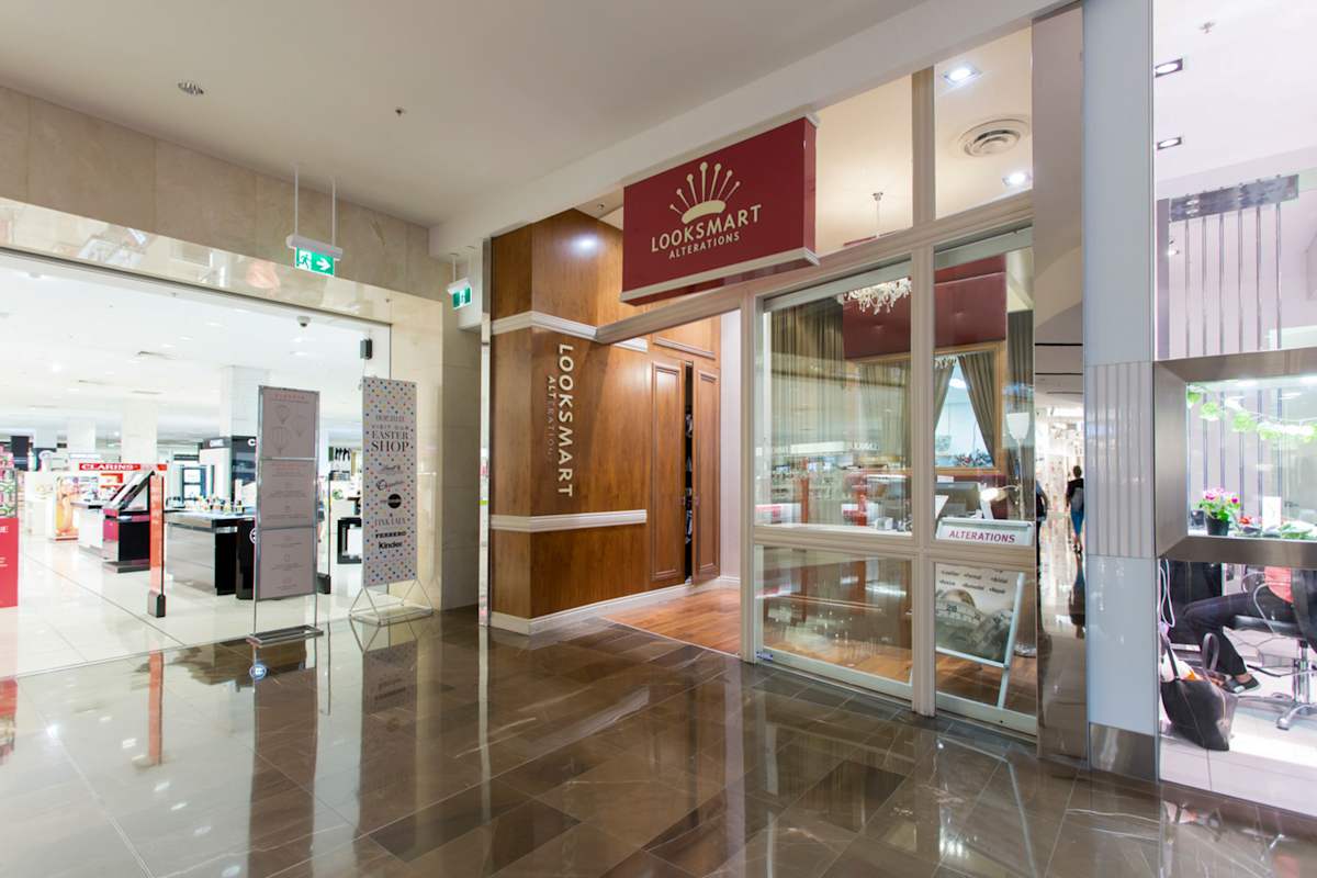 LookSmart Alterations storefront image