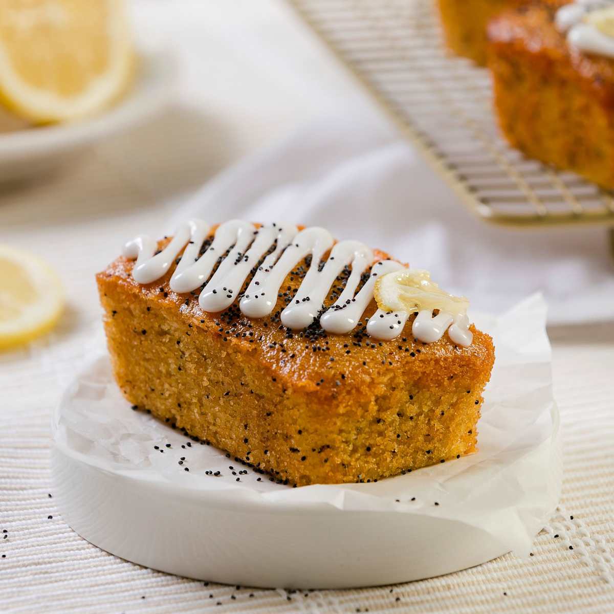 Shingle Inn: Lemon & Poppy Seed Mini Loaf