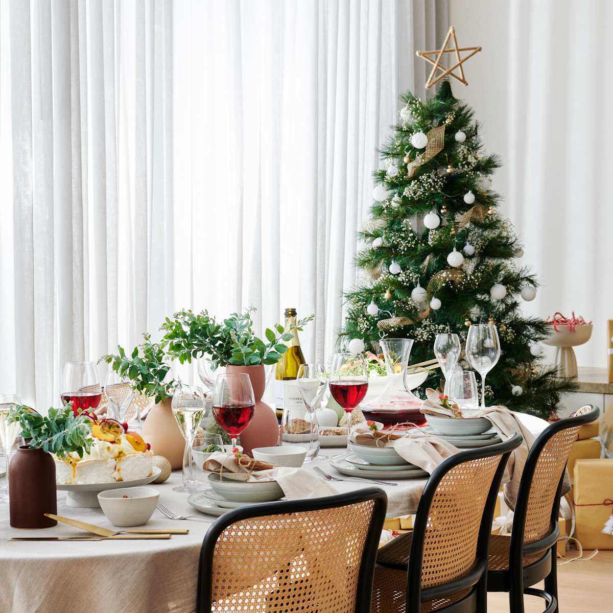 salt&pepper tablescape