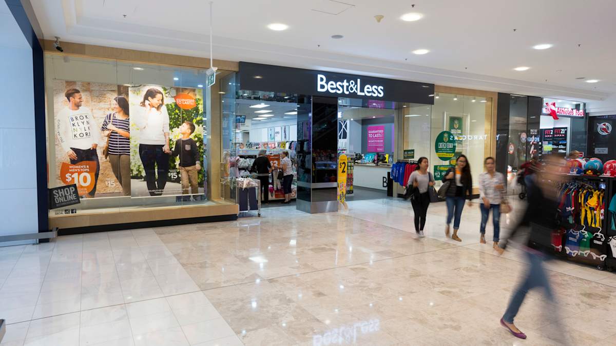 Best & Less storefront image