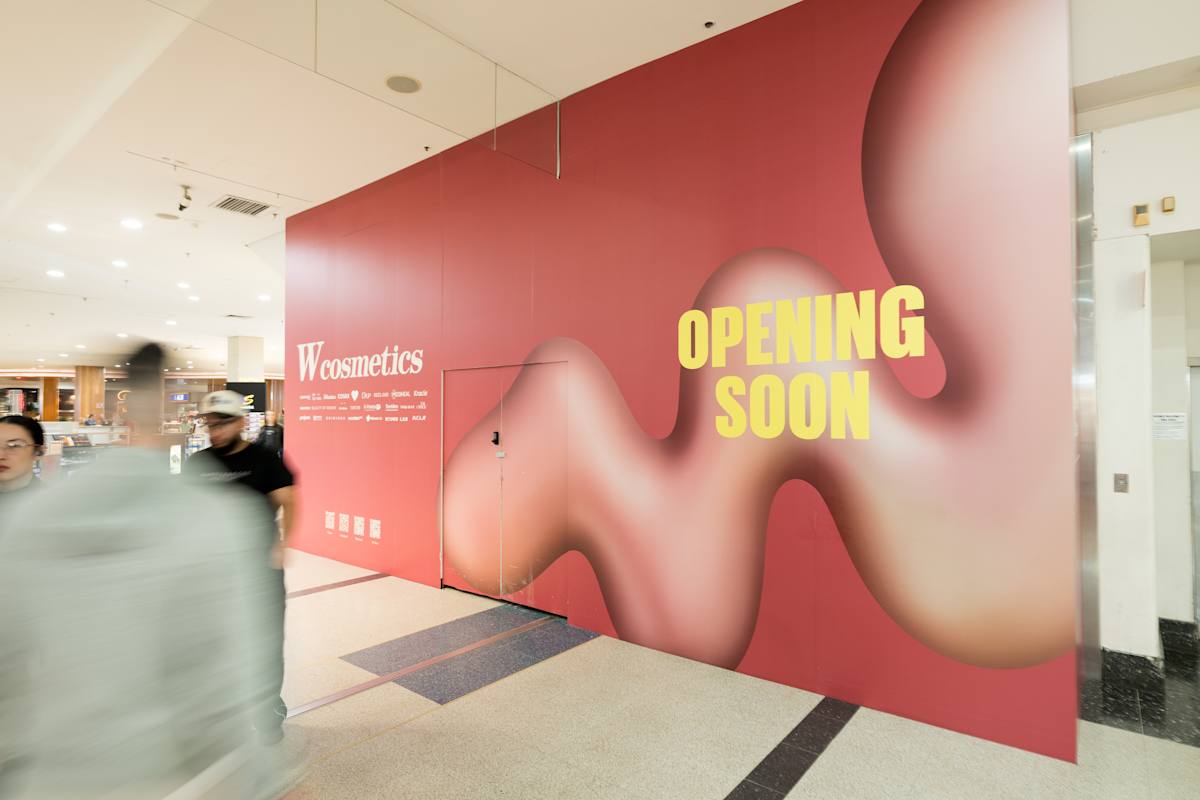 W Cosmetics - hoarding